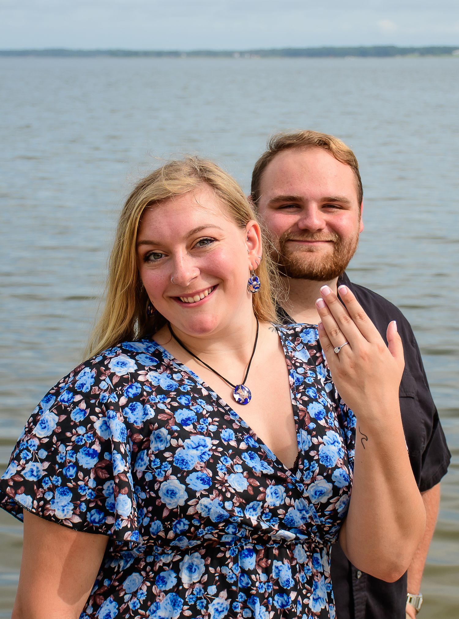 Engagement photographer Yorktown, couples, romantic photo sessions, Christmas sessions, creative, Williamsburg