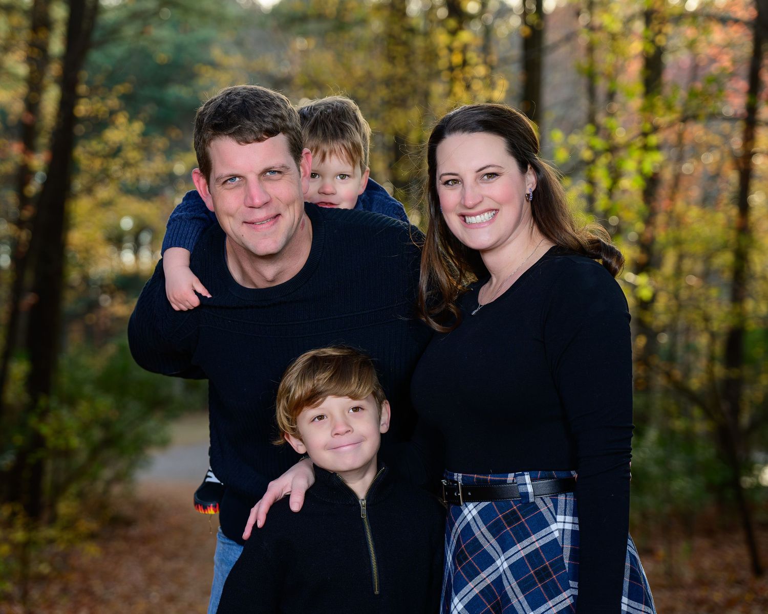 Family portraits 757, Williamsburg family photography, outdoor family photos Virginia, Hampton Roads family photographer, creative sessions.