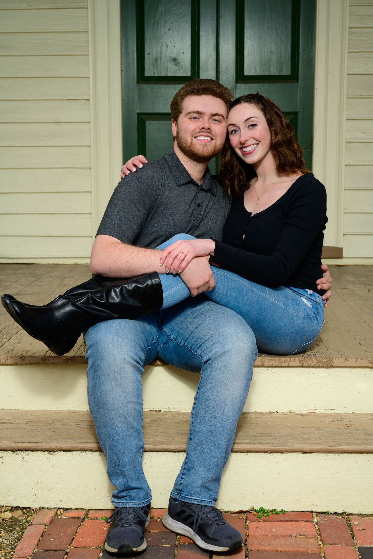Engagement photography 757, Hampton Roads couples, romantic photo sessions, outdoor engagement shoots, Williamsburg engagement portraits.
