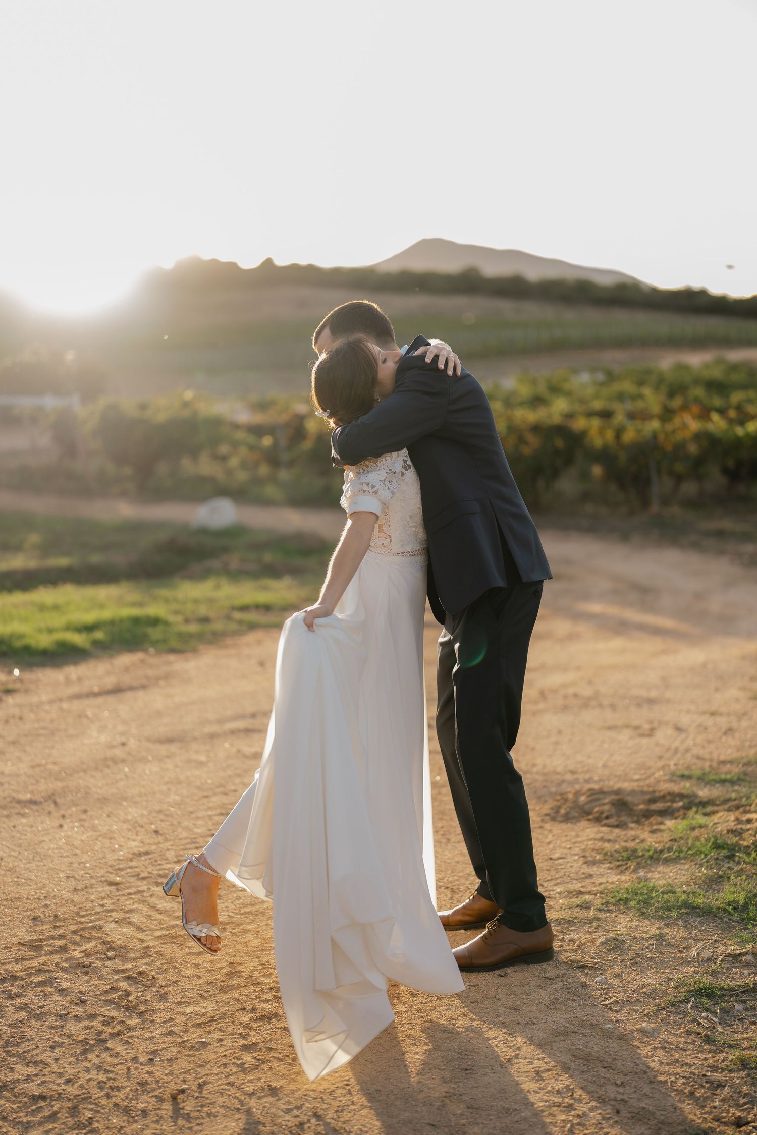 Une séance photo romantique au coeur des vignes.