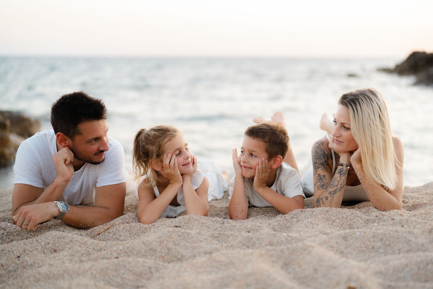 Une séance famille moment de complicité.