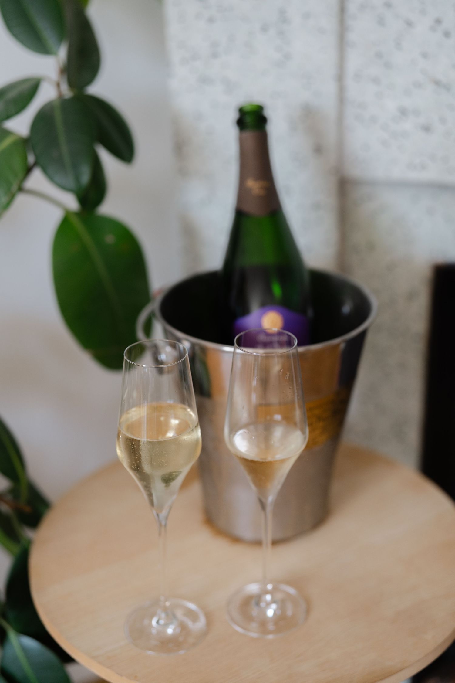 Une coupe de champagne en Corse.