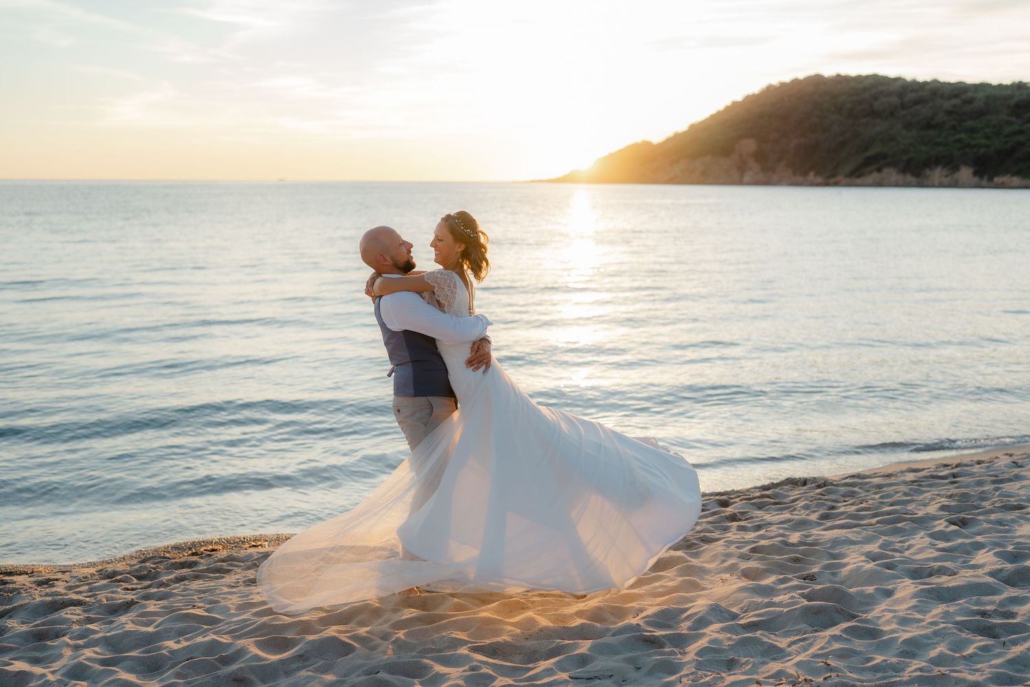 Marianne et Philippe durant un magnifique coucher de soleil, très romantique