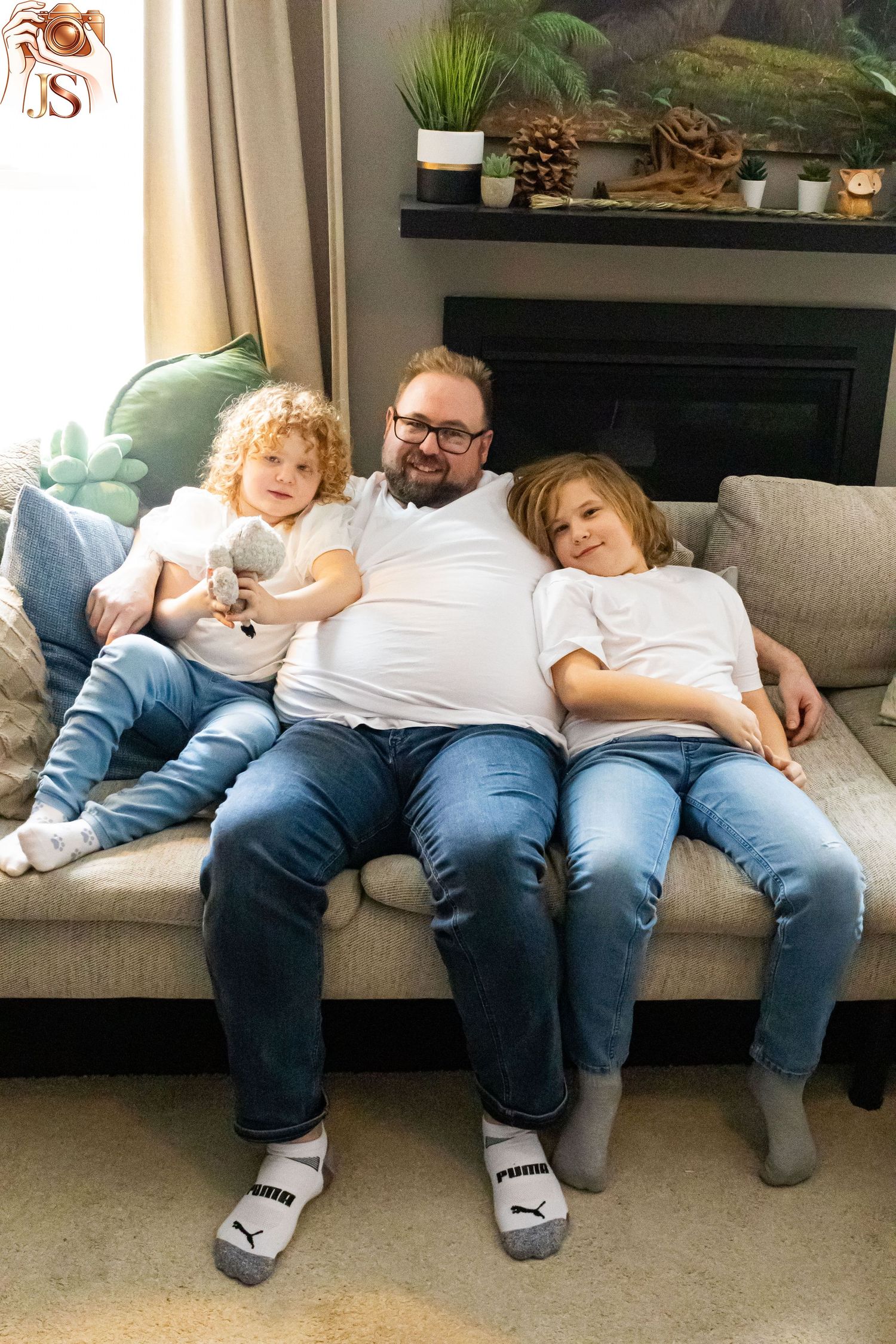 A sequence of five photos showing people asleep on a couch in matching blue jeans and white shirts.