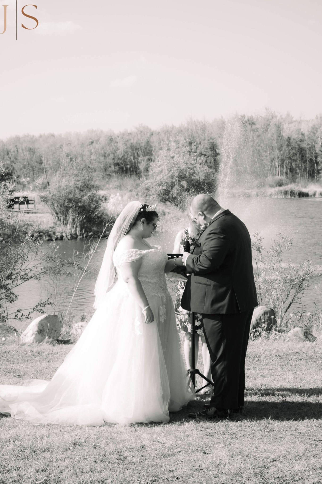 A black and white photo sequence shows a photographer adjusting camera settings while capturing a bride in a wedding dress.