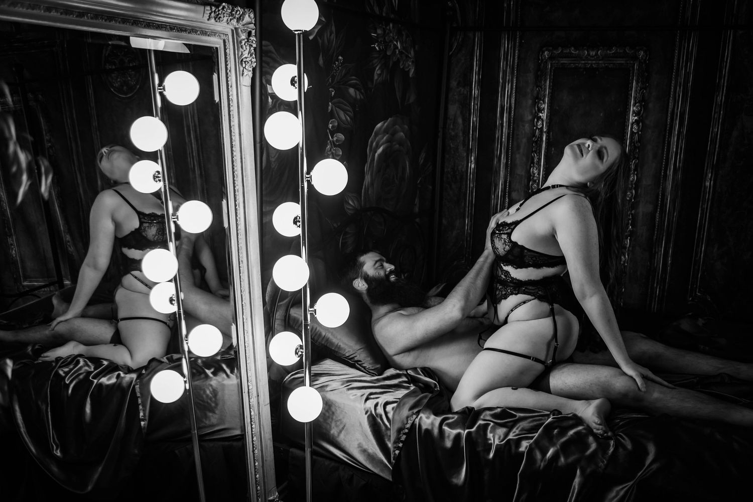 best couples boudoir photographer
