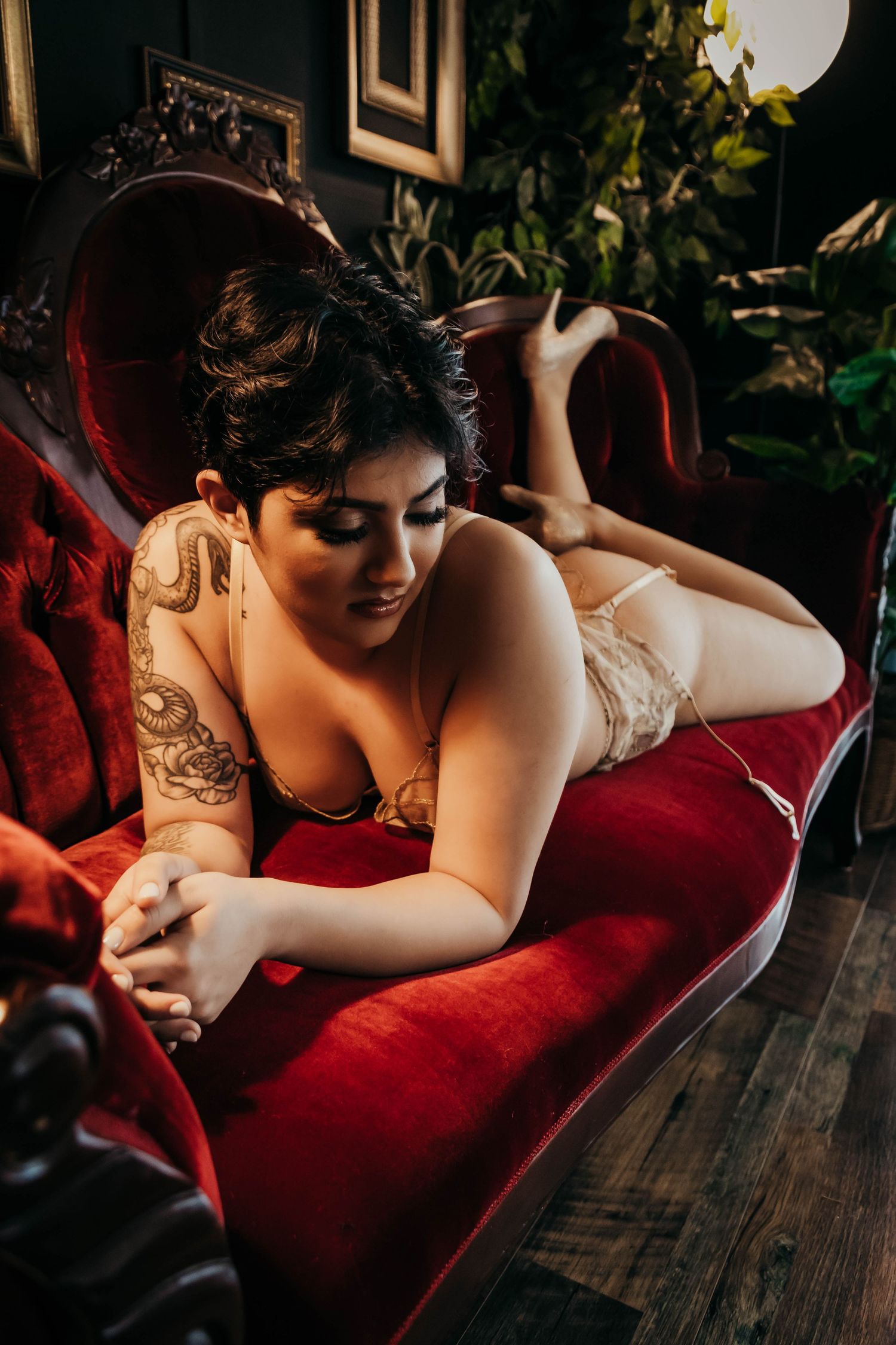 moody boudoir photography pnw