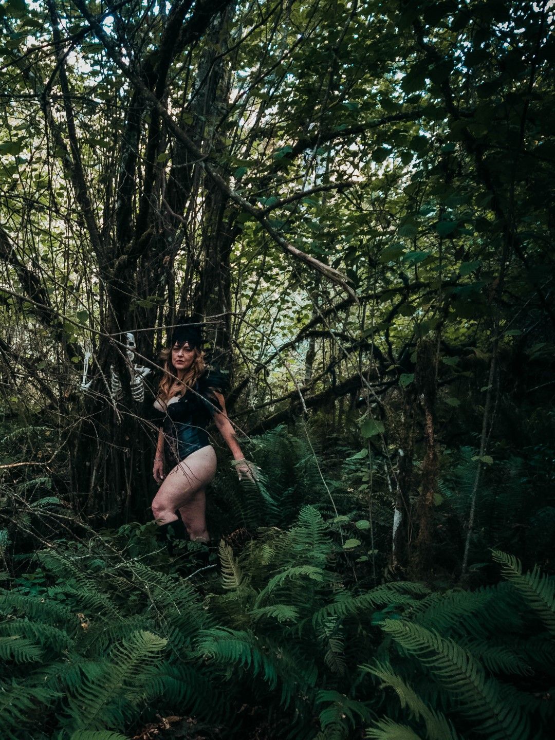 boudoir in the forest
