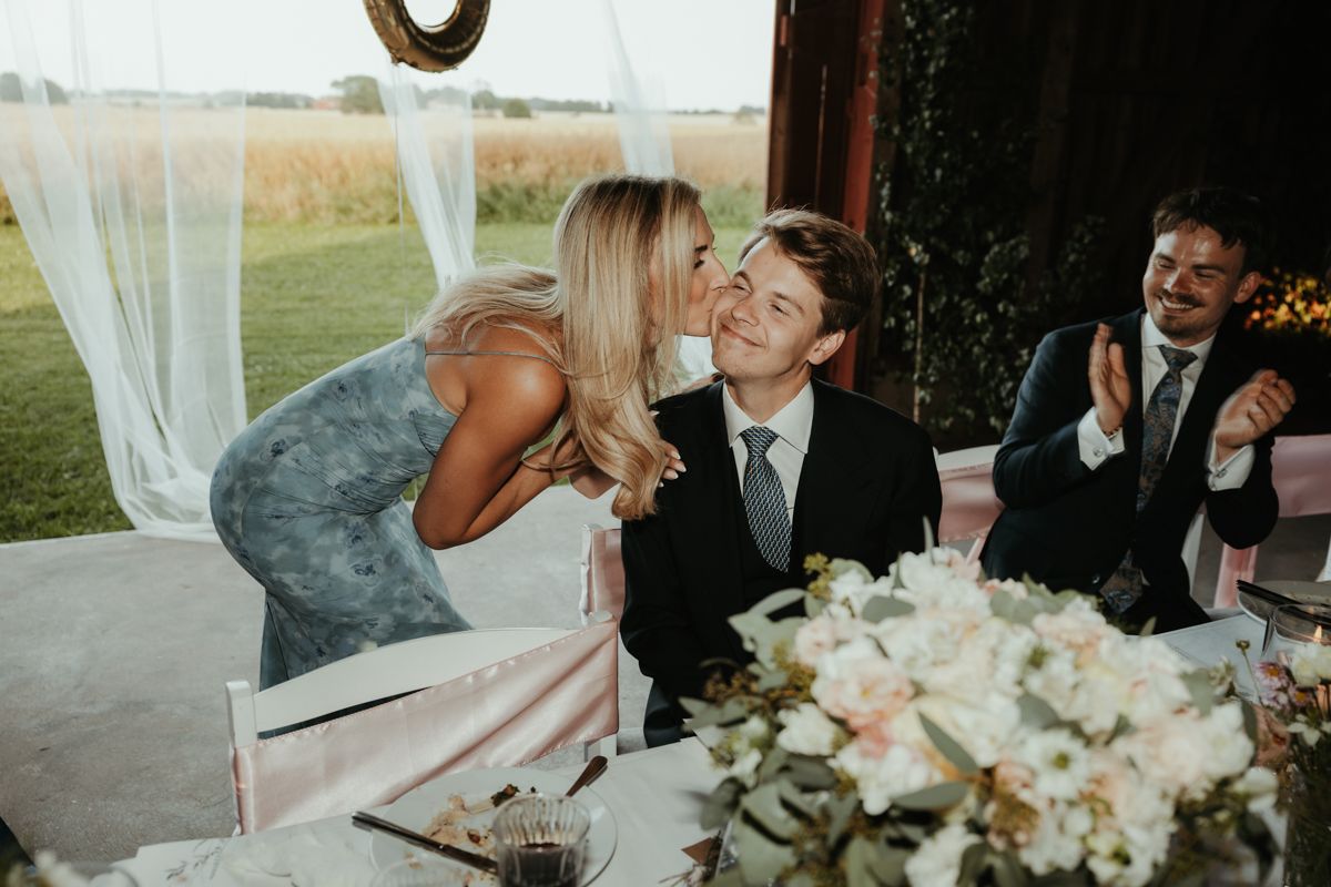 Bröllopsmiddag på Näfstad loge, fotograferat av Grevholm Photography.