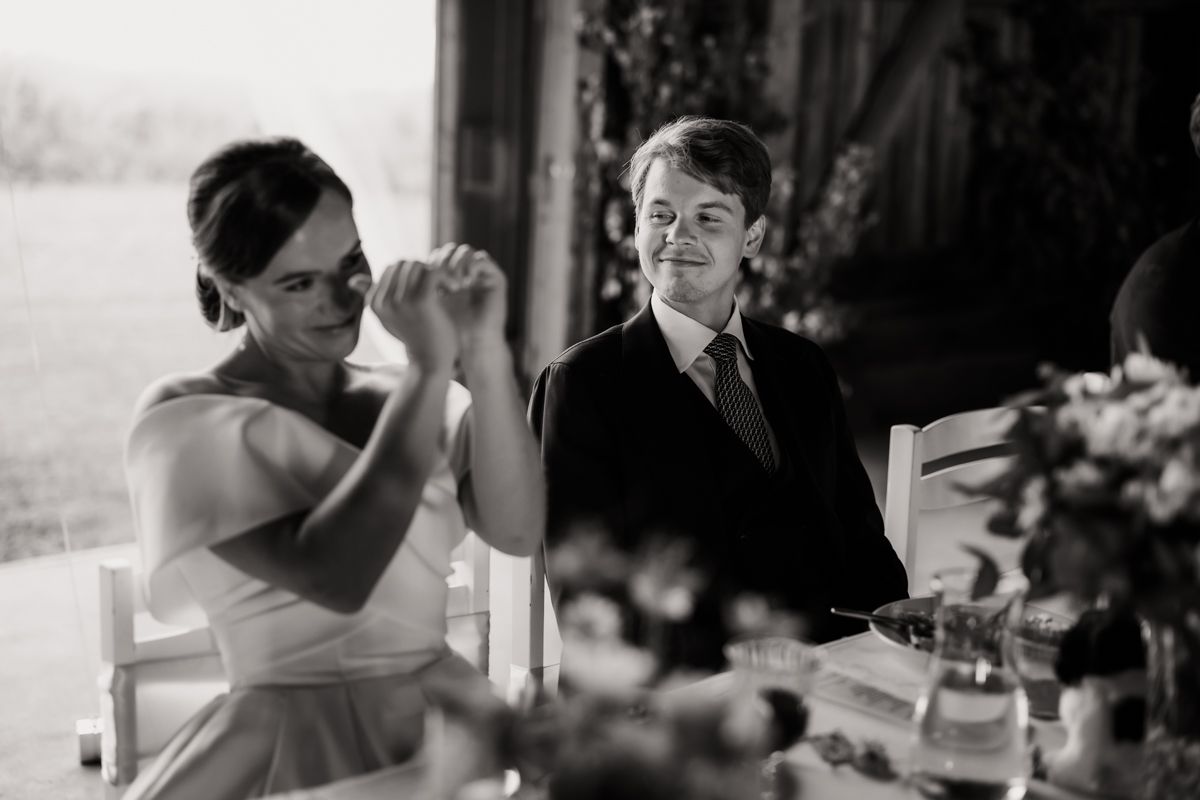 Bröllopsmiddag på Näfstad loge, fotograferat av Grevholm Photography.