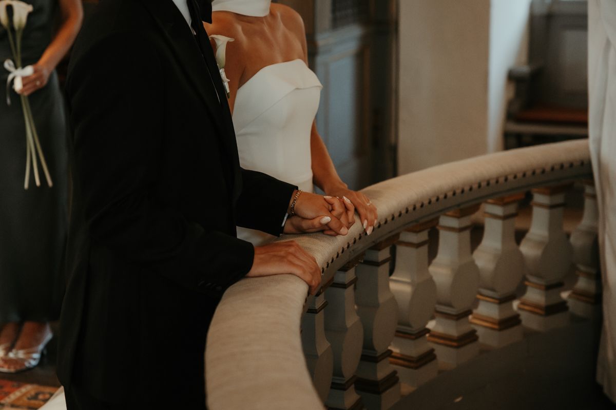 Sensommarbröllop i september på Arilds Vingård fotograferat av Grevholm Photography.