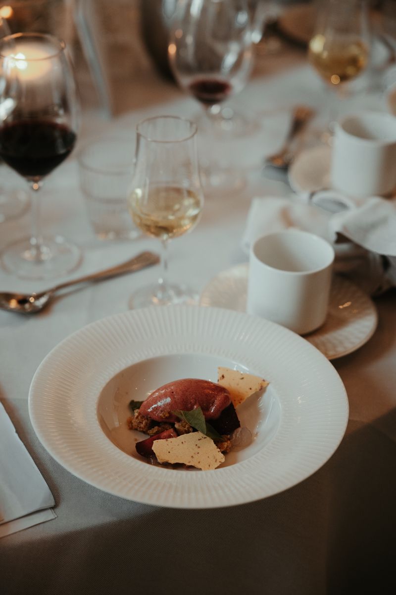 Desserten som serveras under ett bröllop på Maryhill Estate fotograferat av Grevholm Photography.