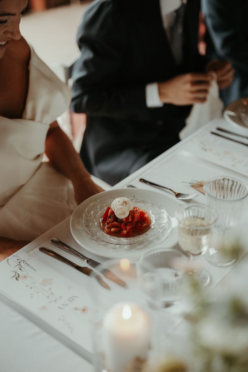 Bröllopsmiddag på Näfstad loge, fotograferat av Grevholm Photography.