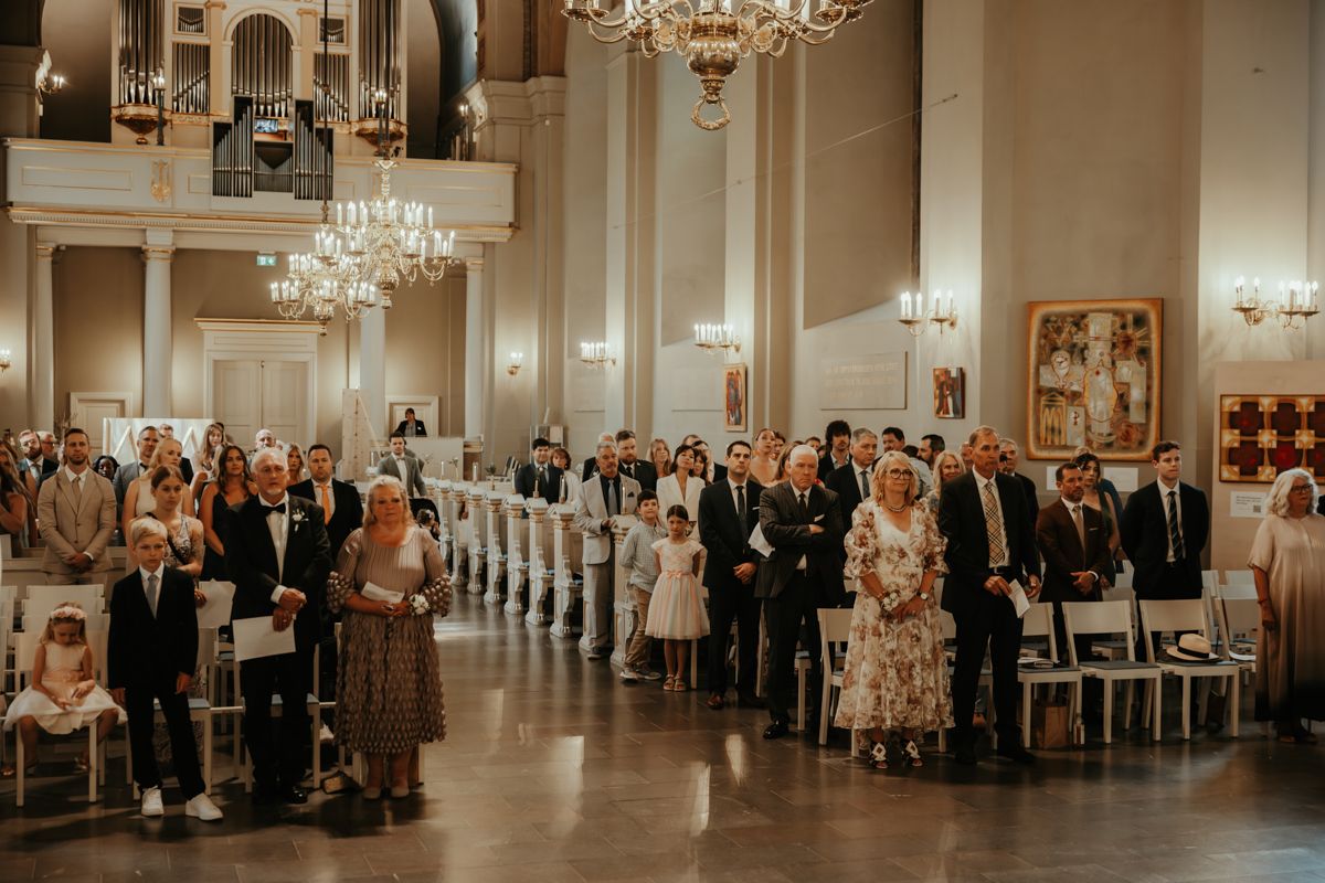 Vigsel i Sofia Albertina kyrka, Landskrona, med efterföljande fest på Maryhill Estate. Fotograferat av Grevholm Photography.