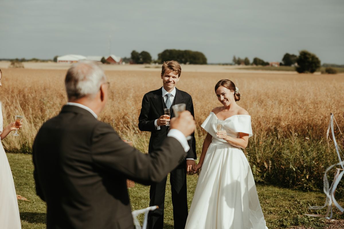 Mingel på ett bröllop på Näfstad loge, fotograferat av Grevholm Photography.
