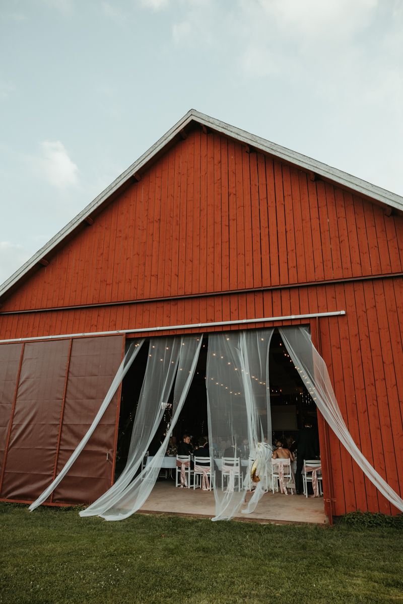 Bröllopsmiddag på Näfstad loge, fotograferat av Grevholm Photography.