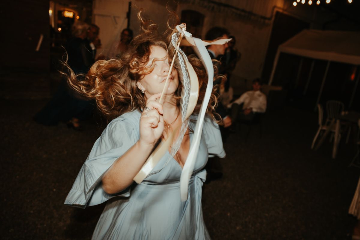Bröllopsfest på Näfstad loge, fotograferat av Grevholm Photography.