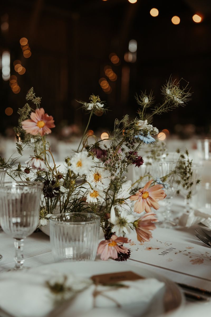 Mingel på ett bröllop på Näfstad loge, fotograferat av Grevholm Photography.