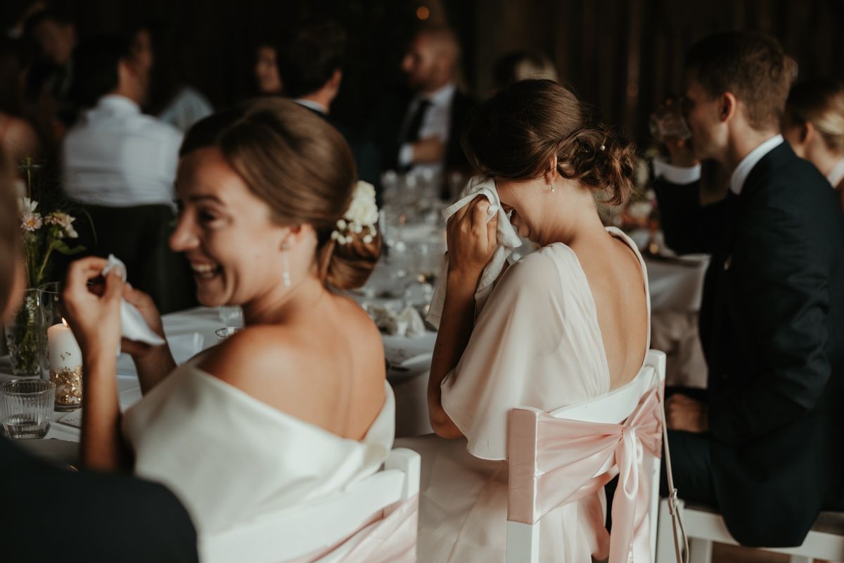 Bröllopsmiddag på Näfstad loge, fotograferat av Grevholm Photography.