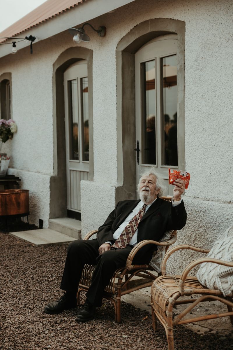 Mingel på ett bröllop på Näfstad loge, fotograferat av Grevholm Photography.