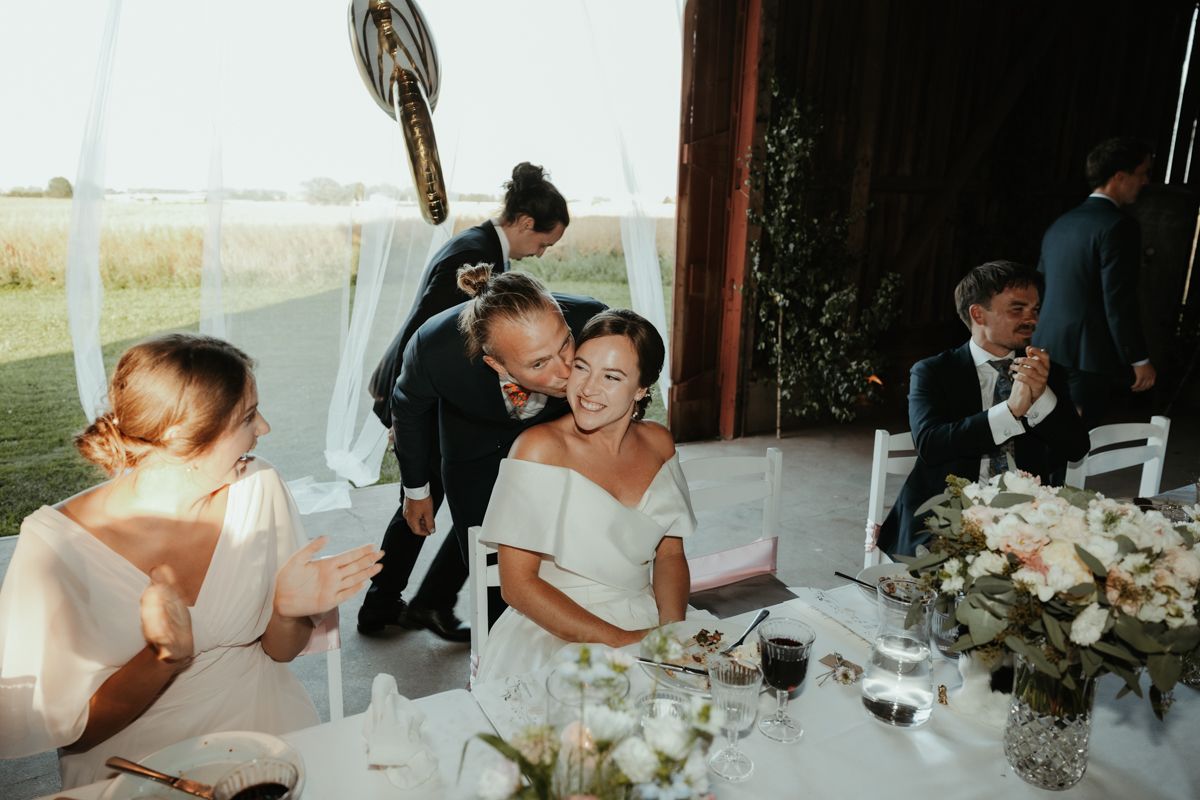 Bröllopsmiddag på Näfstad loge, fotograferat av Grevholm Photography.