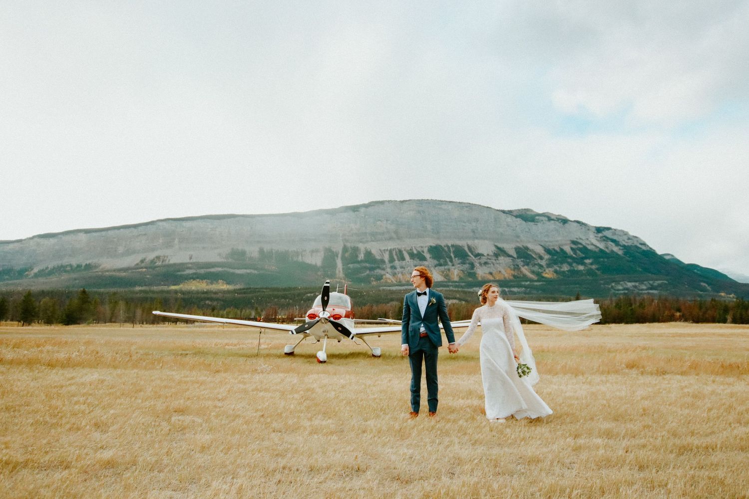 Central Alberta wedding, family, portrait & pet photographer servicing Leduc, Calmar, Devon, Thorsby, Millet, Edmonton and surrounding area.