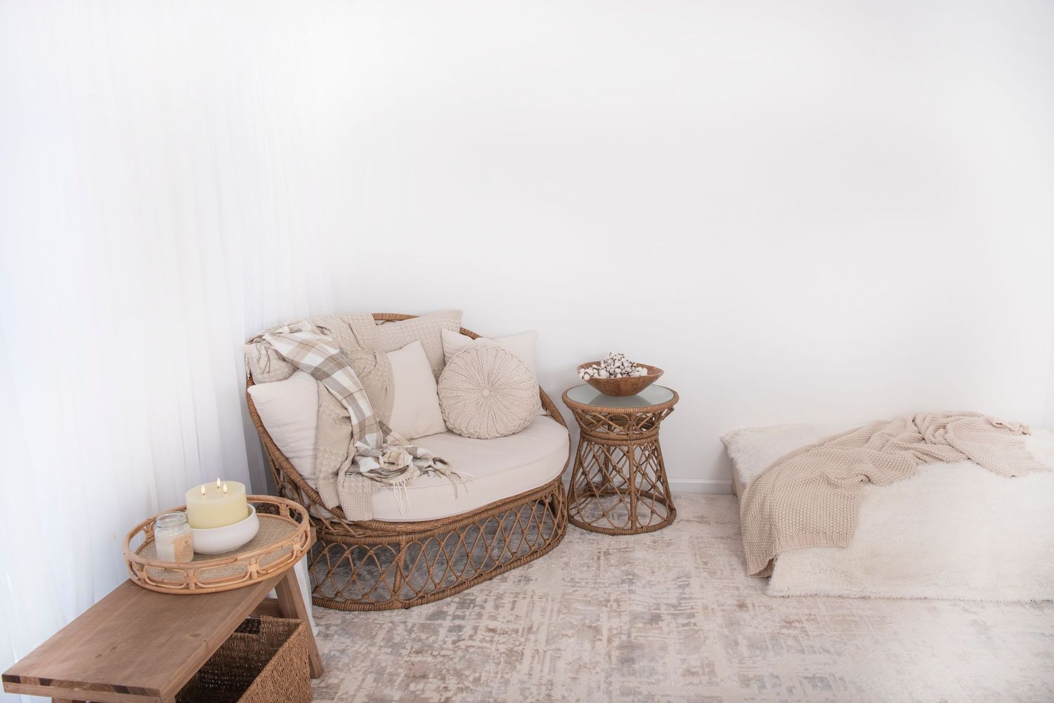 Cozy photography studio in Exeter, Rhode Island featuring soft seating ,neutral decor and warm textures Rhode Island Photographer