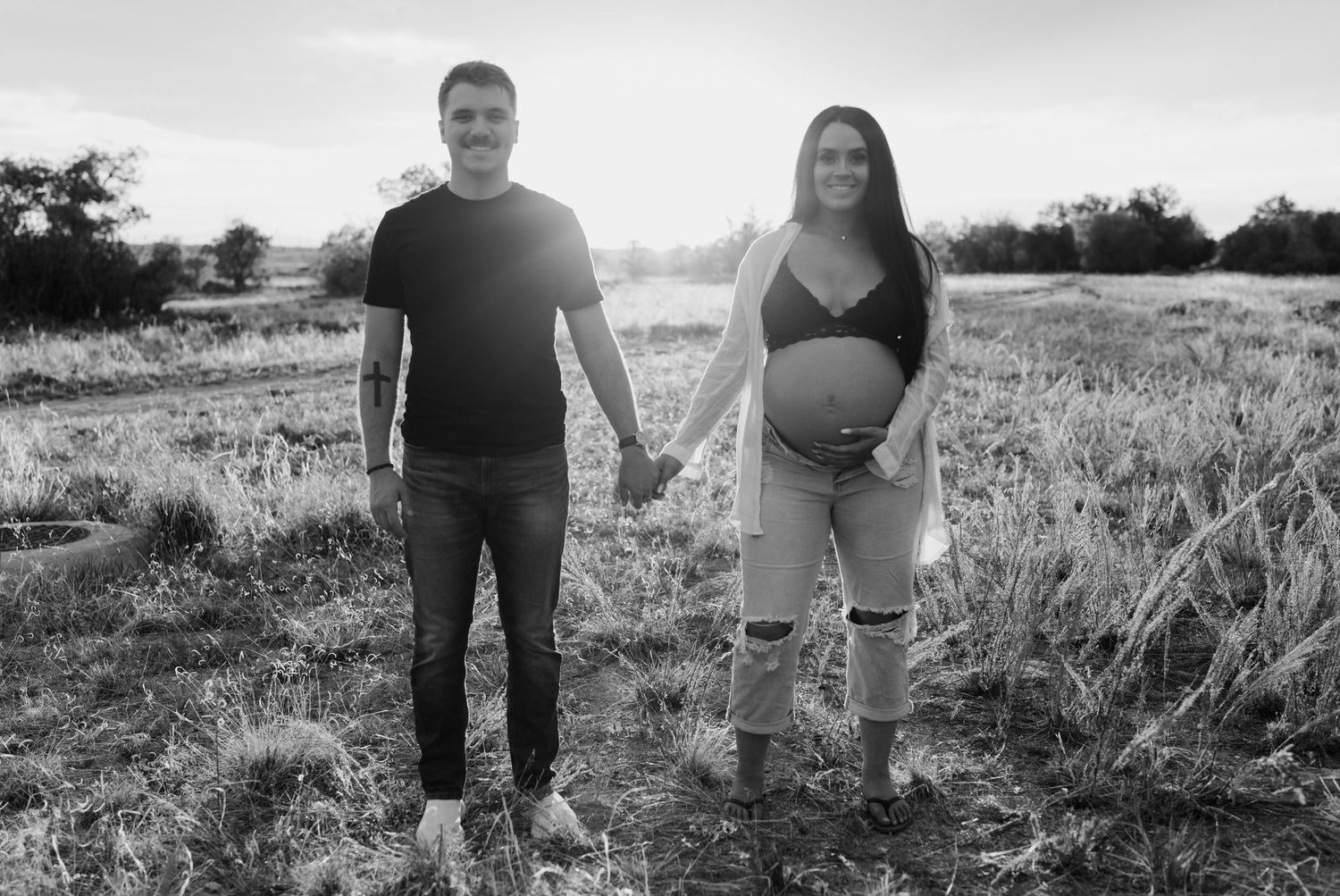Panoramic sequence of couples poses in an outdoor setting with natural lighting.