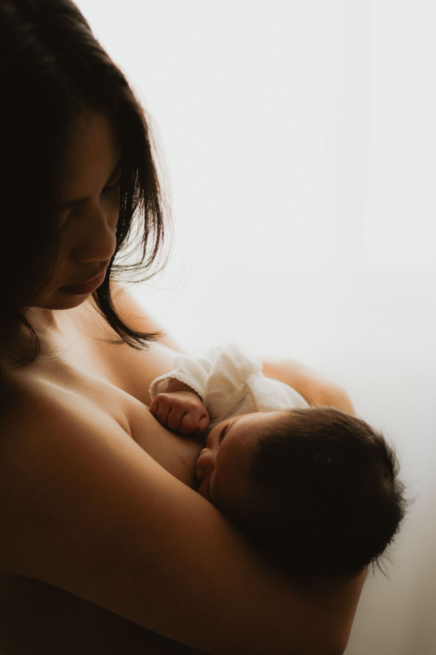 Toowoowmba photographer, newborn photography, motherhood photography, studio photography, breastfeeding photography, Mama Faka