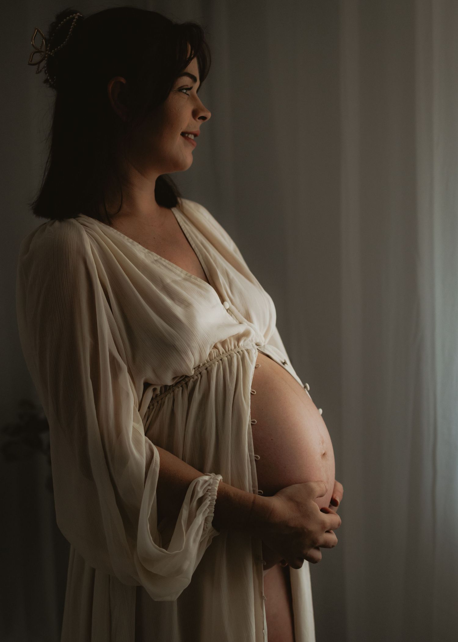 Toowoowmba photographer, maternity photography, toowoomba wardrobe hire, Mama Faka