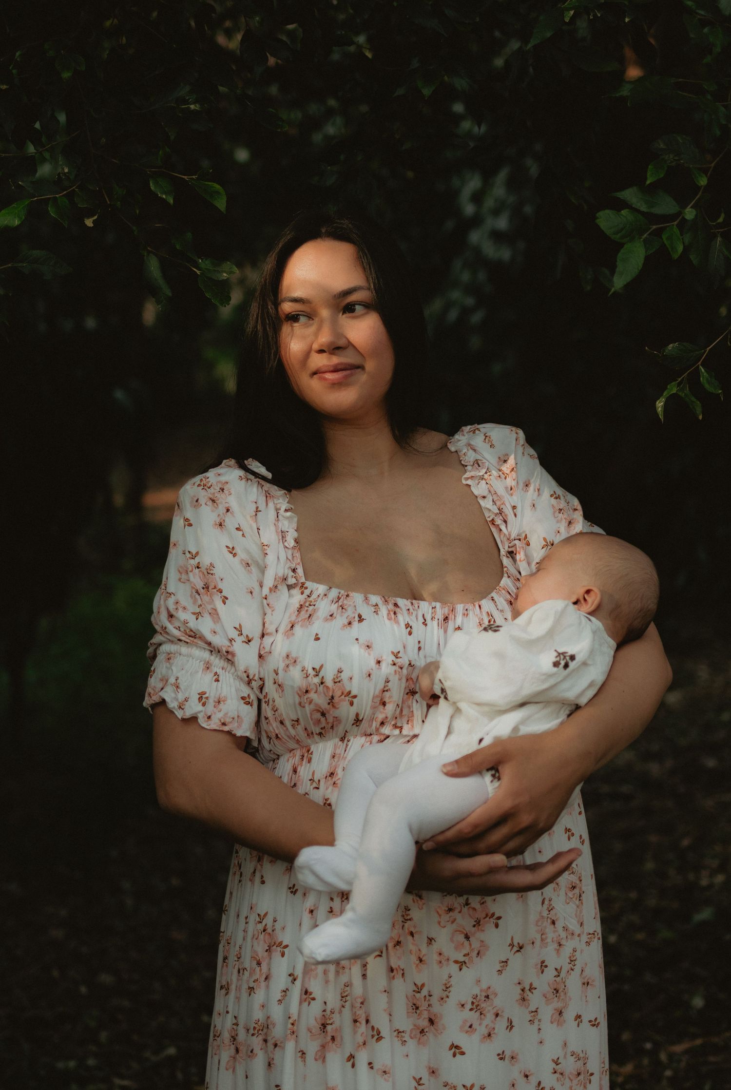 Toowoowmba photographer, motherhood photography, breastfeeding photography, toowoomba wardrobe hire, Mama Faka