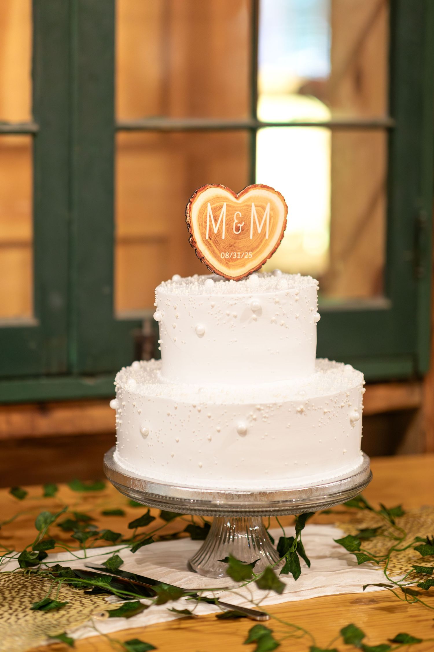 Summer Camp Themed Wedding Photography at Camp Lincoln Camp Lake Hubert in Nisswa Minnesota. Lakeside woodland wedding pictures Up North