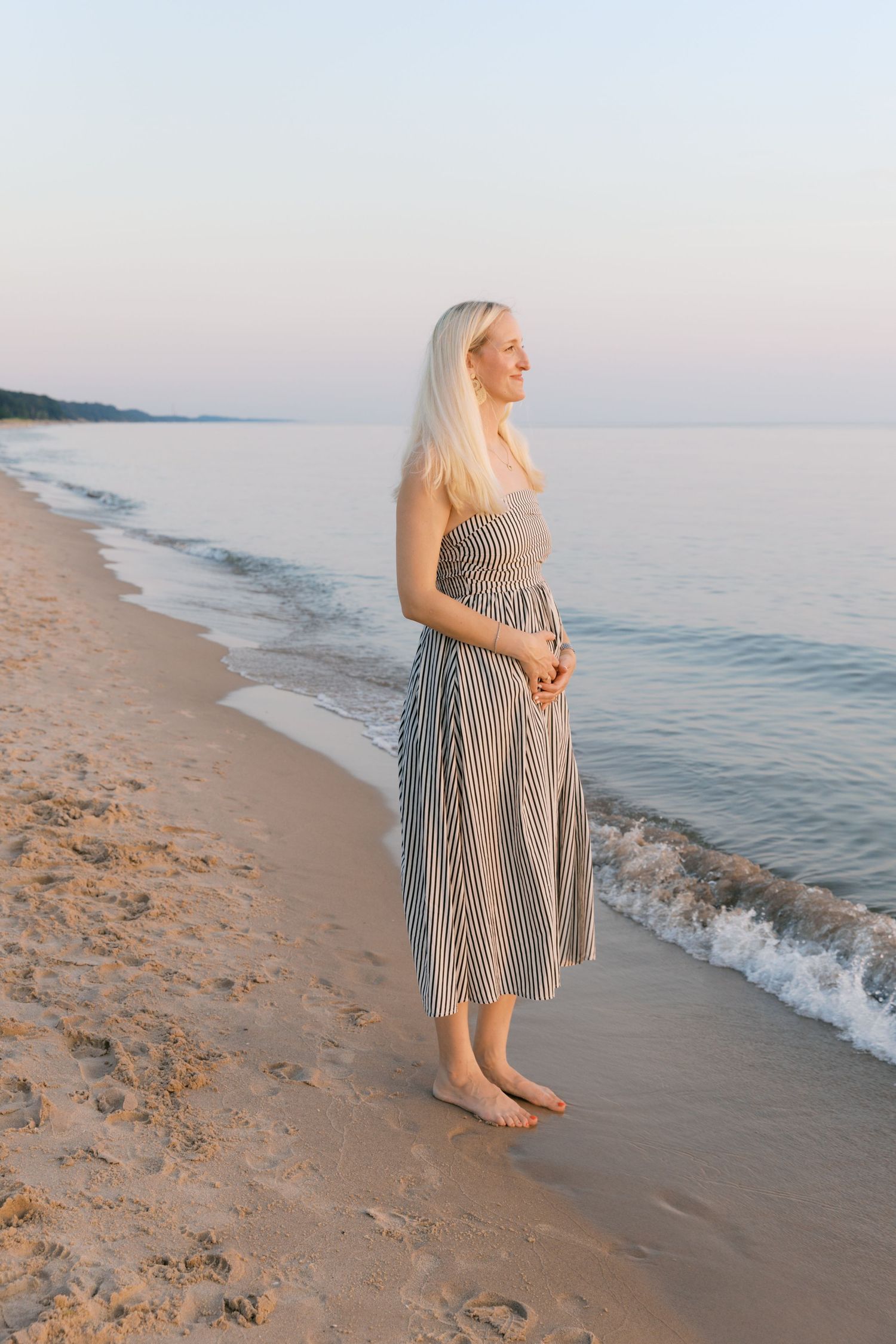 Grand Haven Michigan Beach Photography Family senior engagement photography on Lake Michigan. Grand Haven Michigan Photographer Inspiration