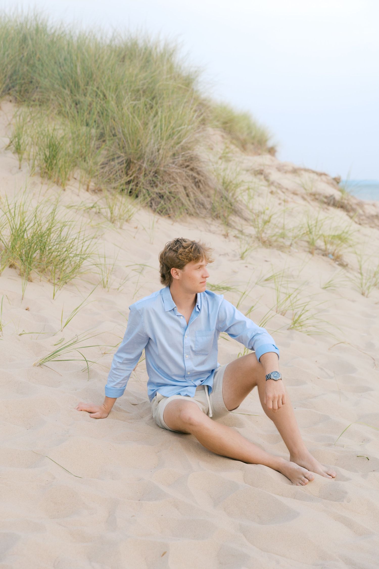Grand Haven Summer Beach Family Pictures Lake Michigan. West Michigan Family Photographer Blue and white beach family outfit inspiration