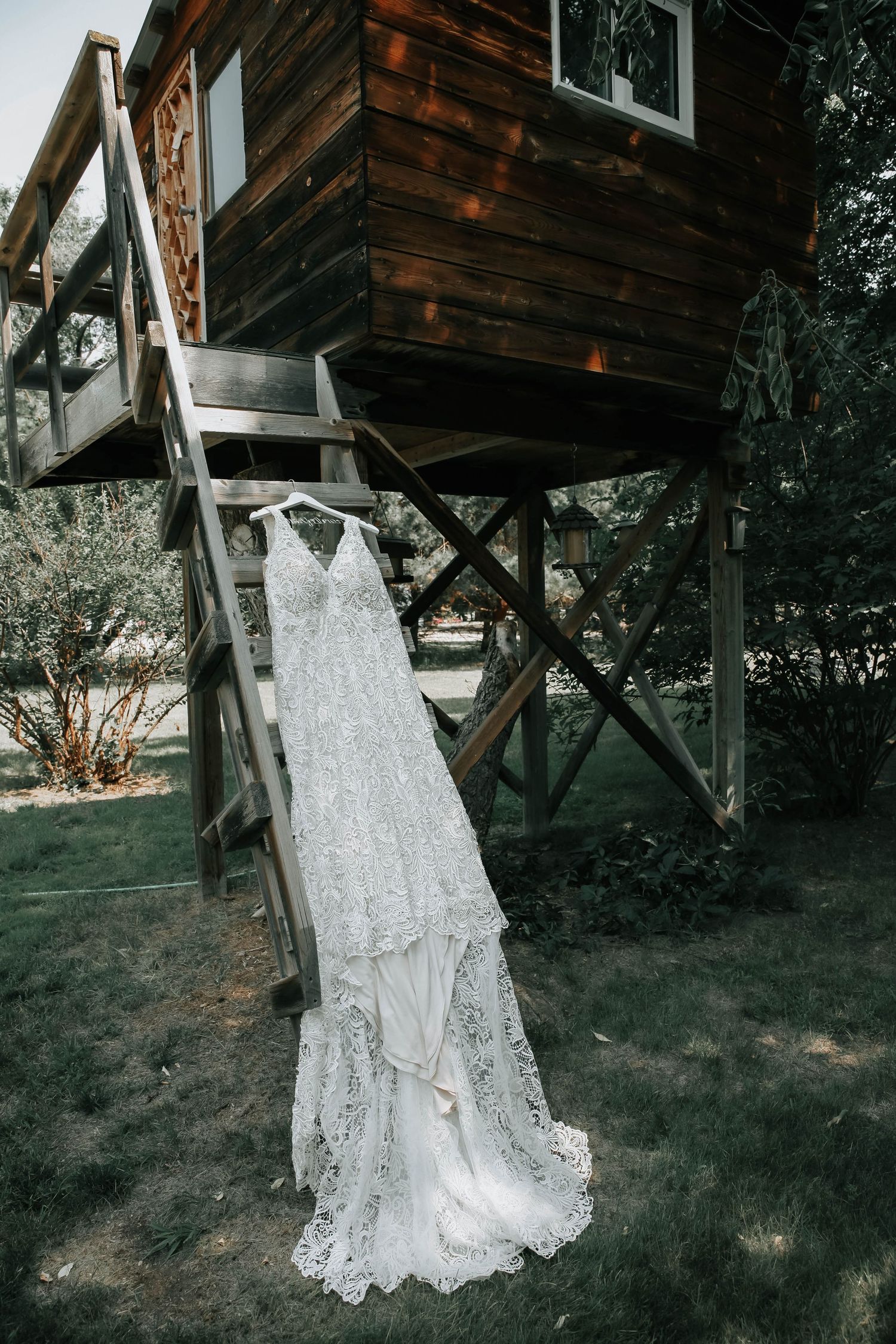 wedding photographer in virden manitoba - backyard wedding in manitoba