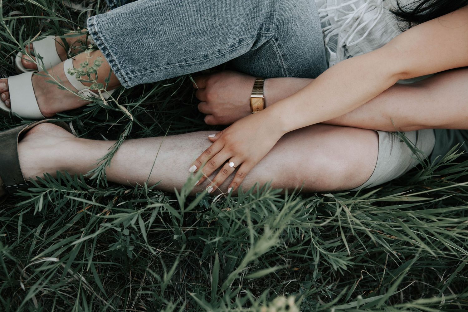 engagement session at popson park in lethbridge alberta