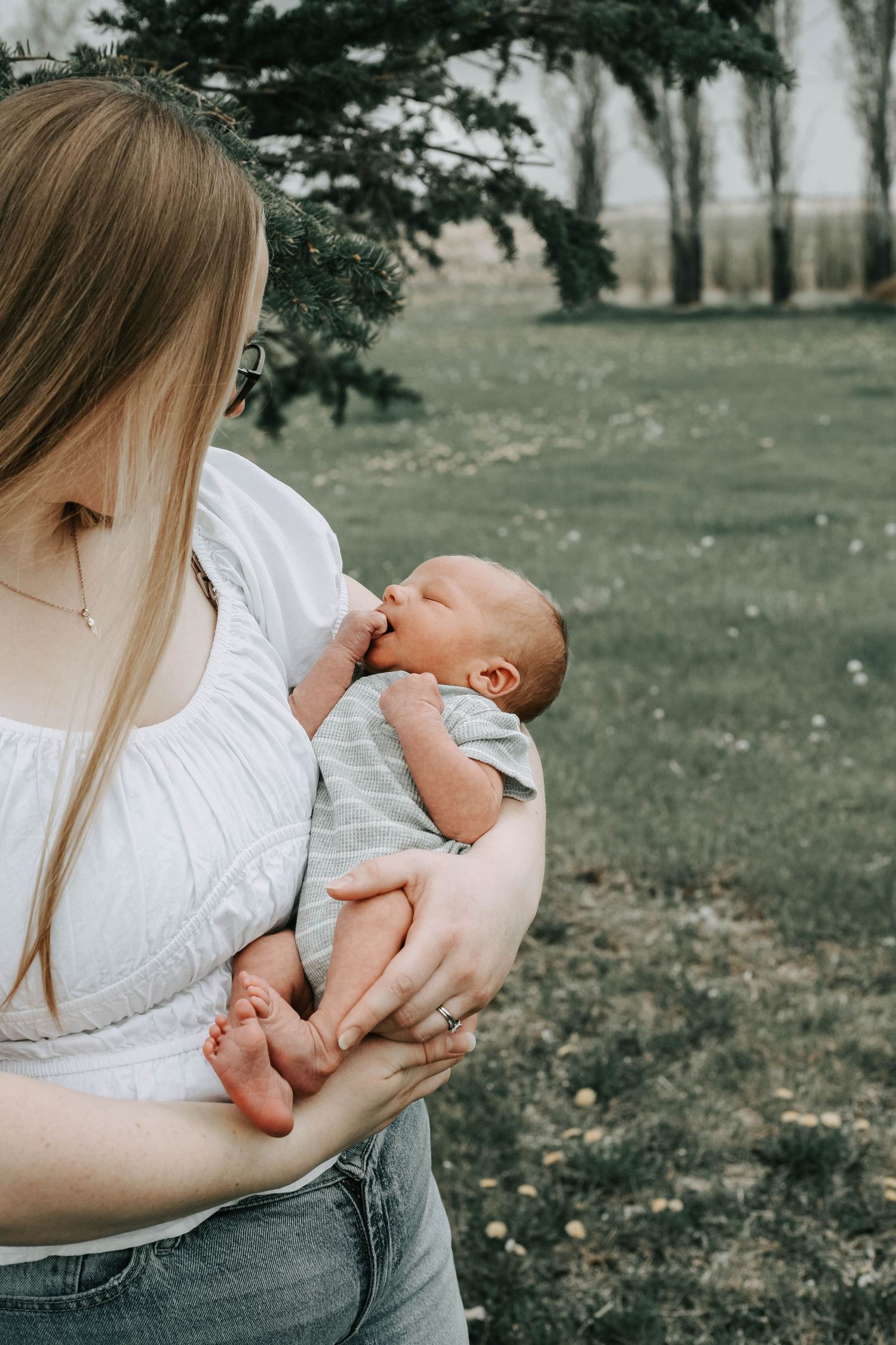 newborn photographer Lethbridge