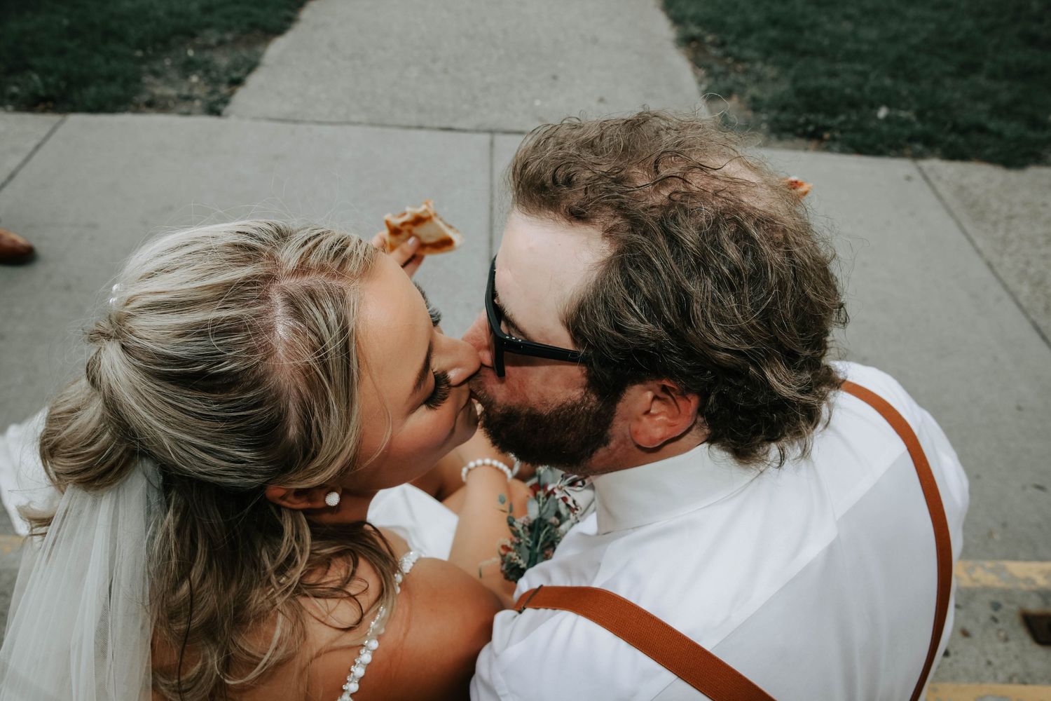 wedding photography in lethbridge alberta, downtown couples and bridal party pictures