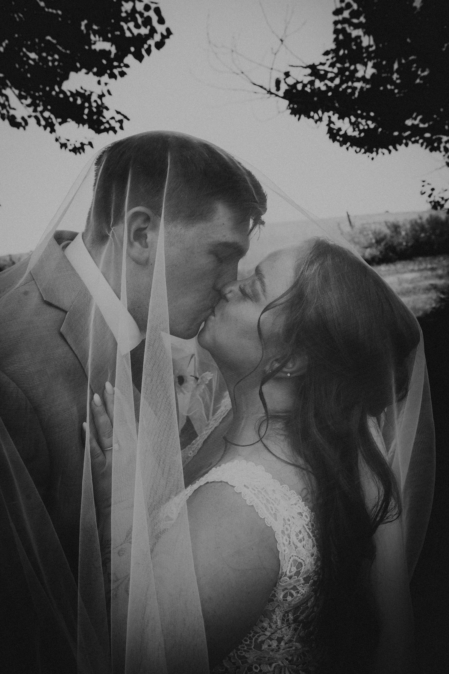 wedding photographer in virden manitoba - backyard wedding in manitoba
