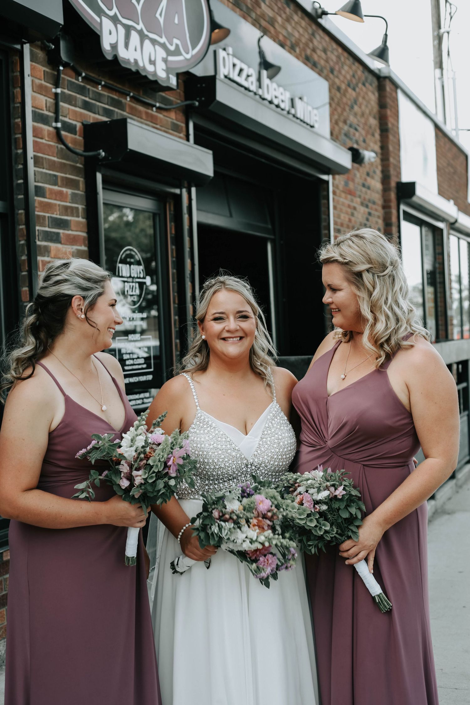 wedding photography in lethbridge alberta, downtown couples and bridal party pictures