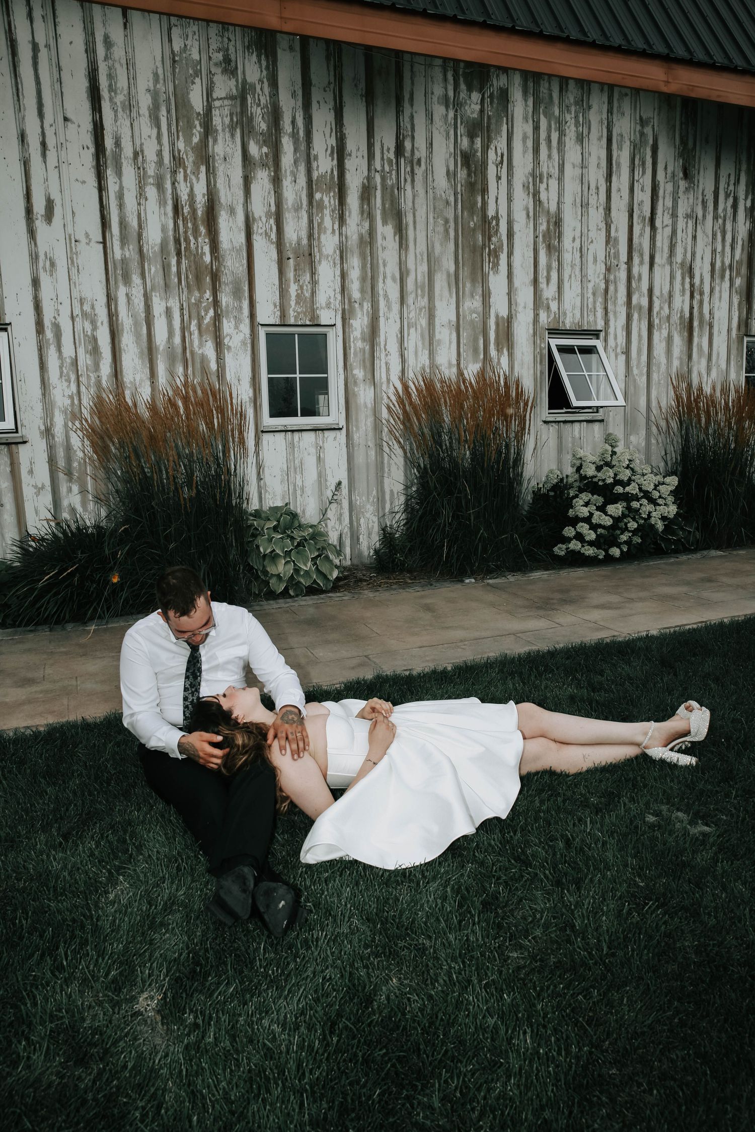 the country side barn wedding venue in Lethbridge Alberta. real wedding from this rustic chic barn venue two hours outside of Calgary AB