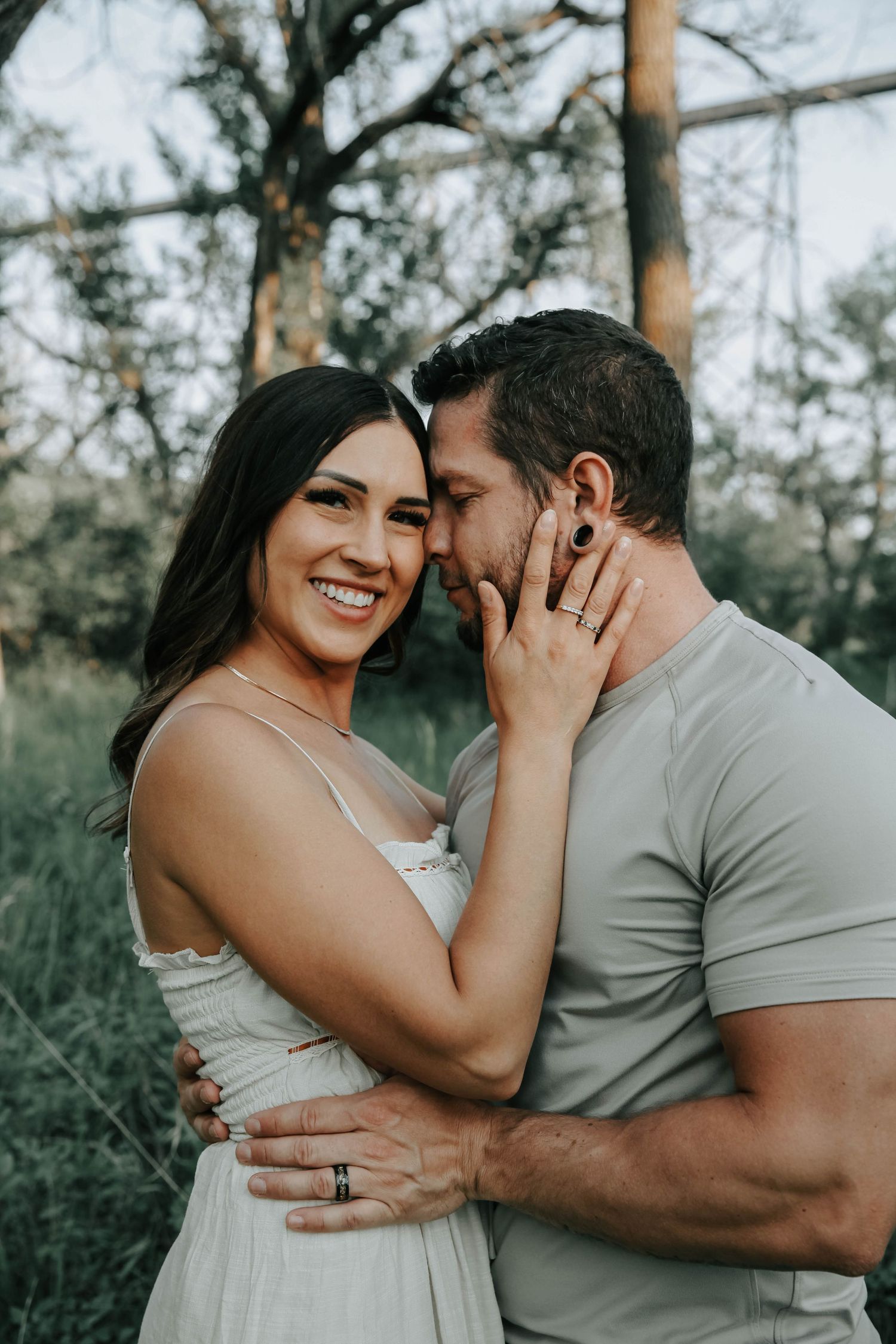 couples session pose ideas for engagement session in lethbridge alberta