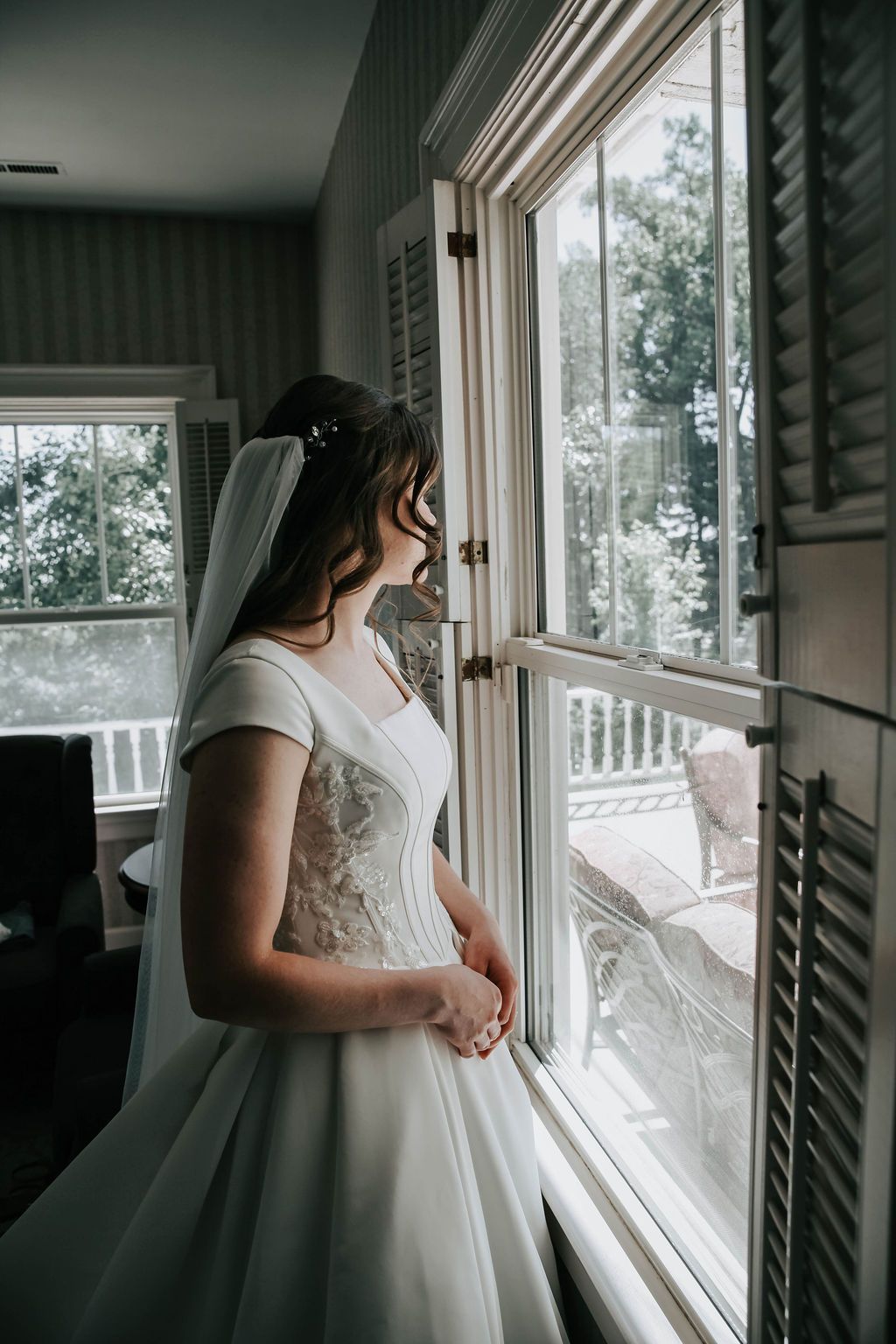 july wedding at the norland historic estate in lethbridge alberta
