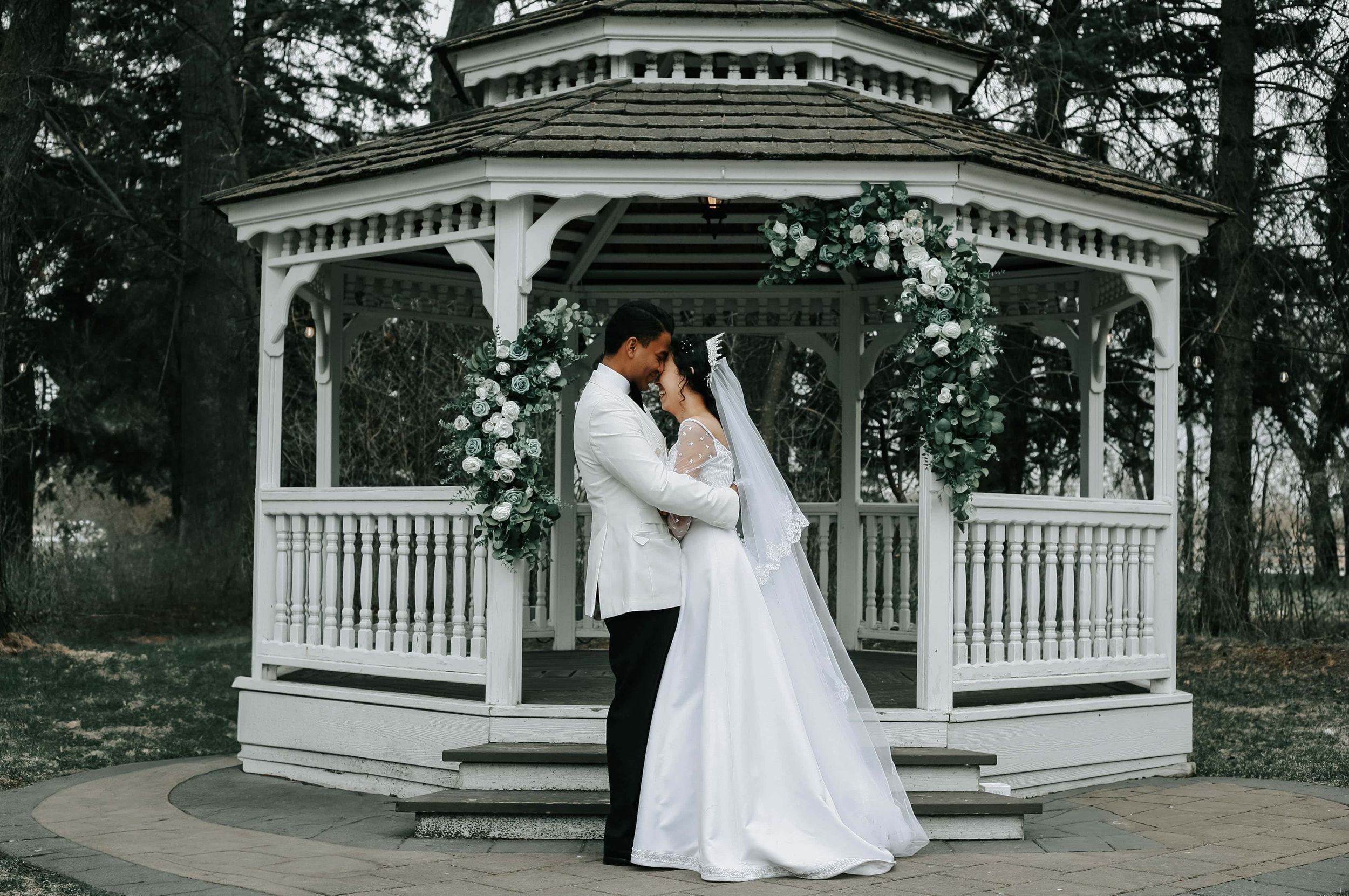 Allie Cooke Photography: Lethbridge Wedding and Lifestyle Photographer