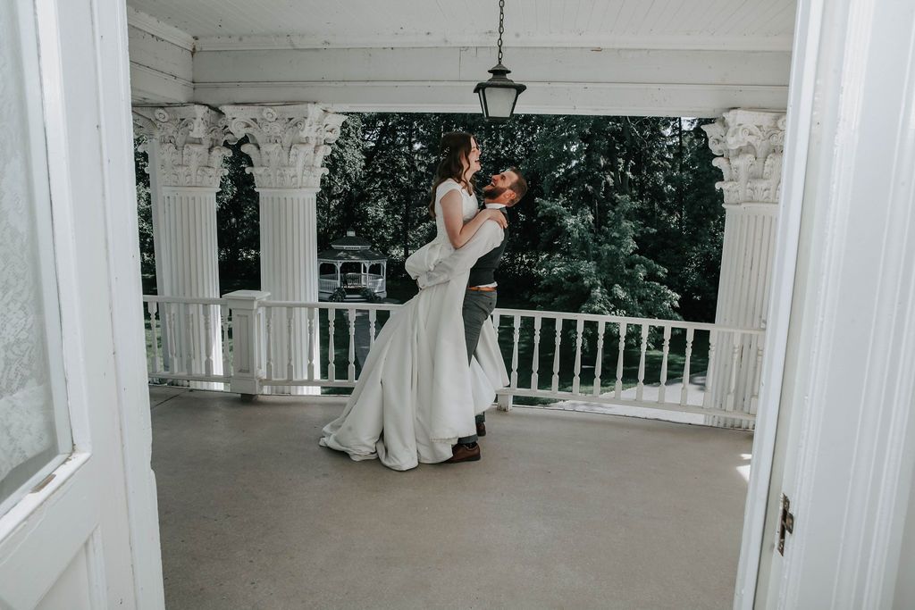 july wedding at the norland historic estate in lethbridge alberta