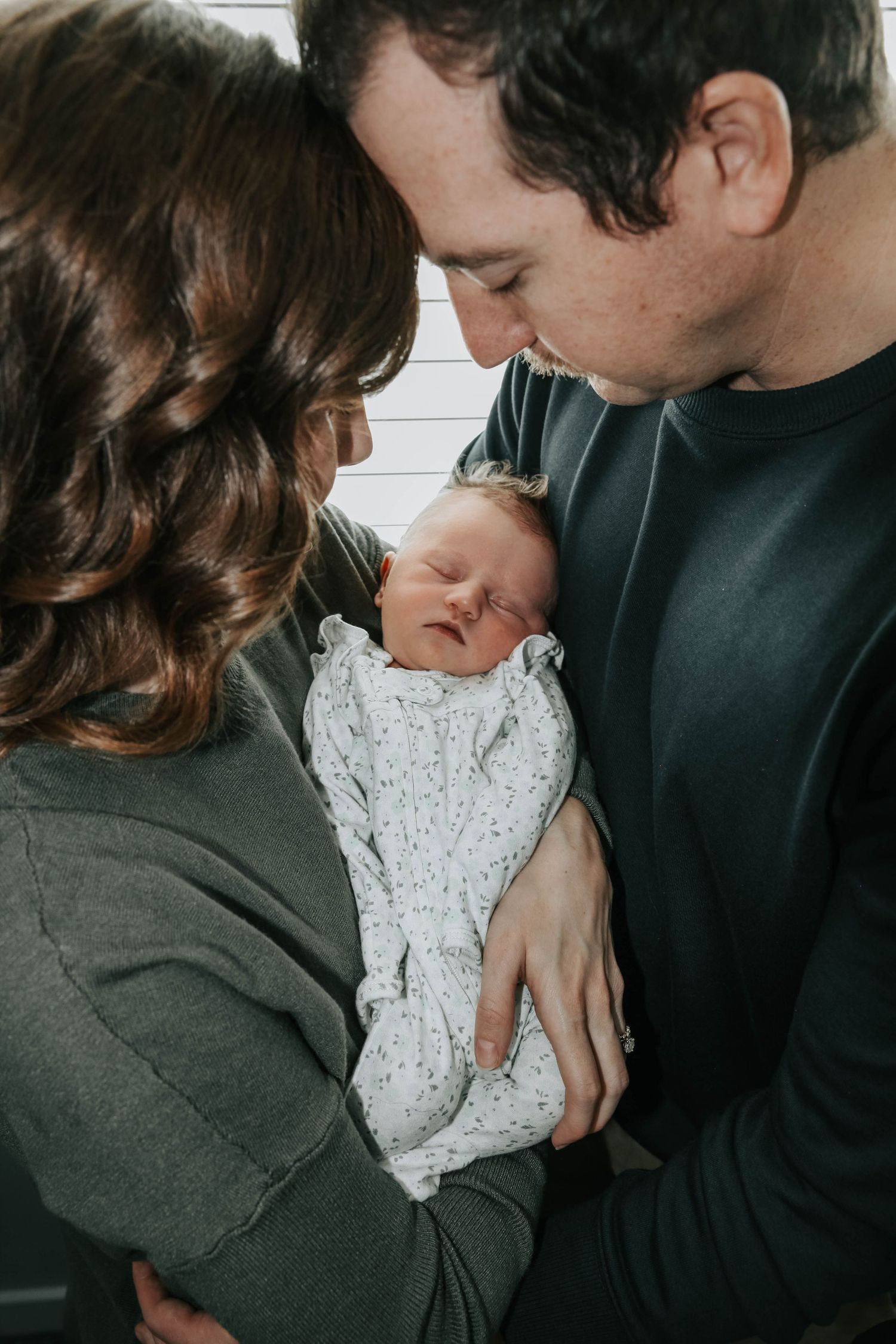 mom dad and baby, newborn photoshoot
