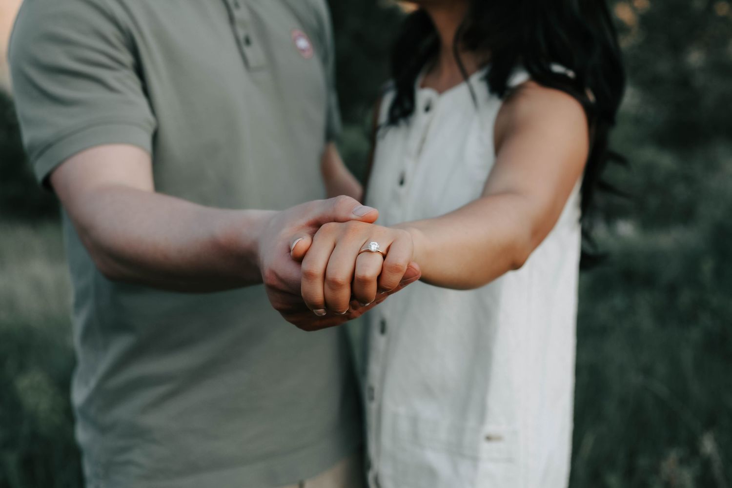 engagement session at popson park in lethbridge alberta