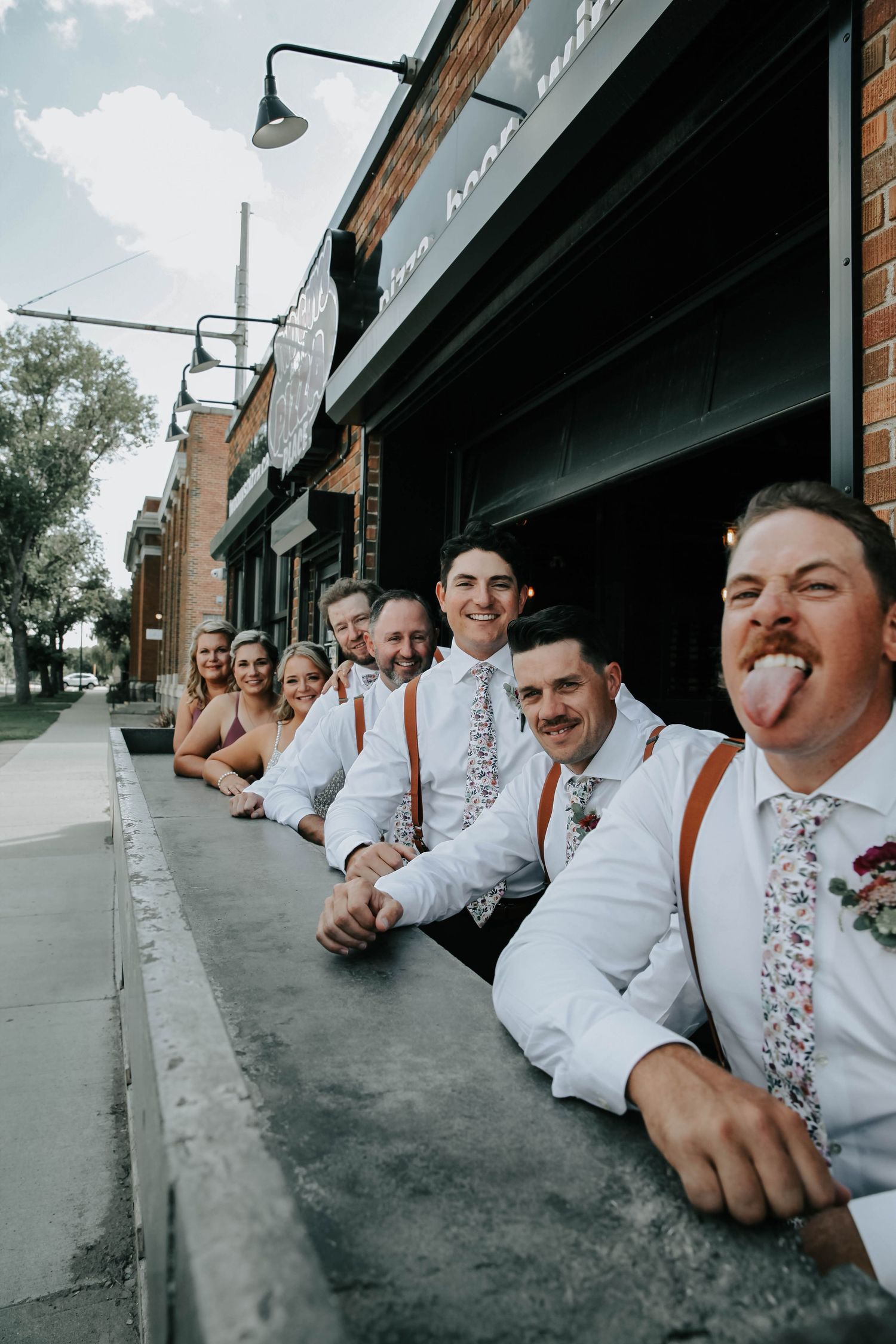 wedding photography in lethbridge alberta, downtown couples and bridal party pictures