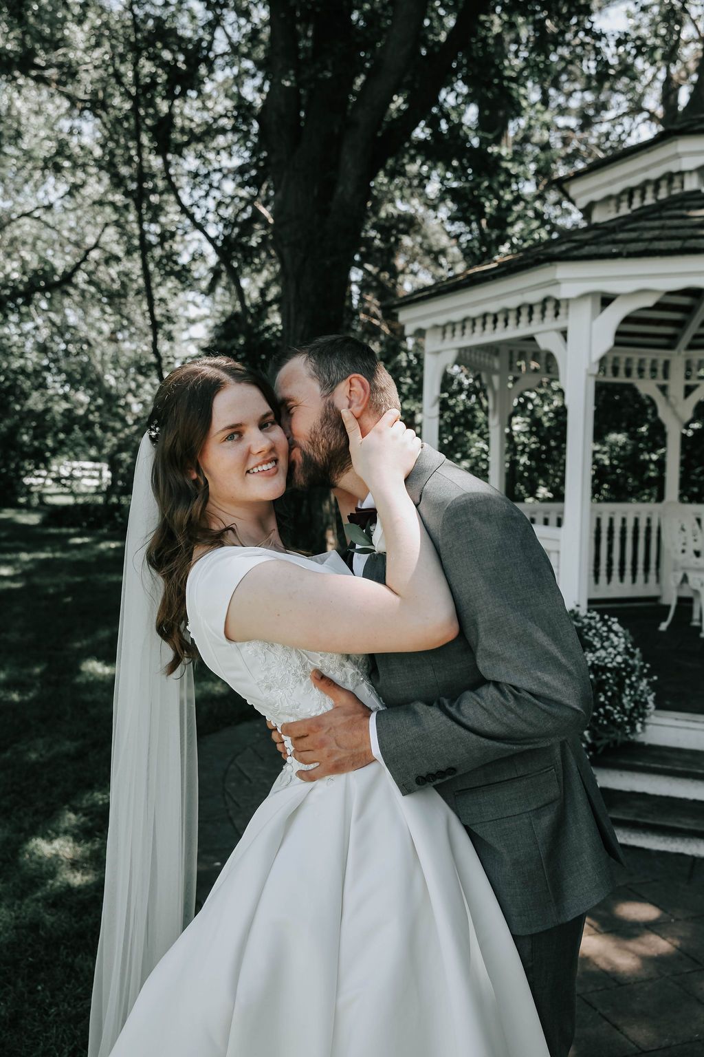 july wedding at the norland historic estate in lethbridge alberta
