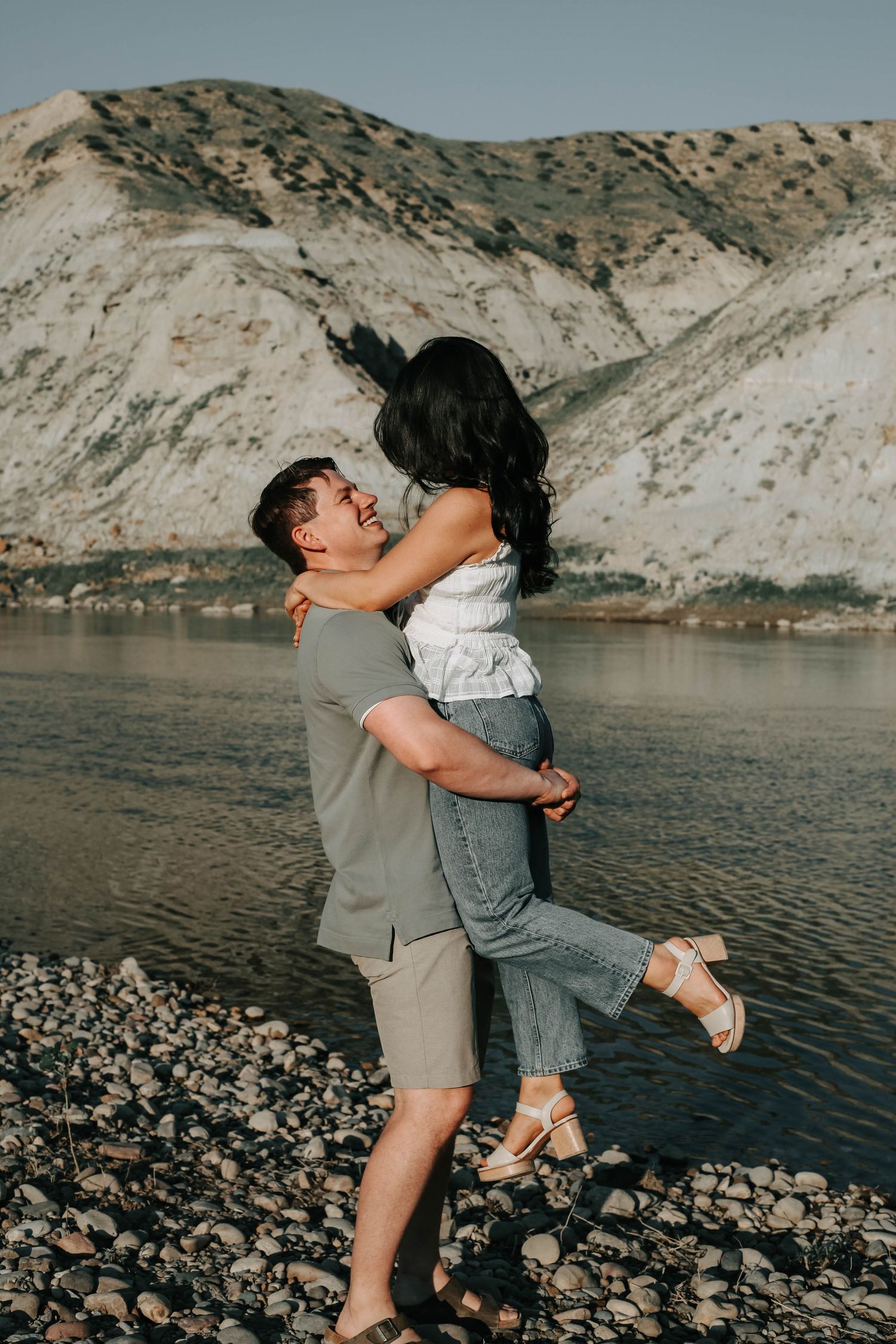 engagement session at popson park in lethbridge alberta